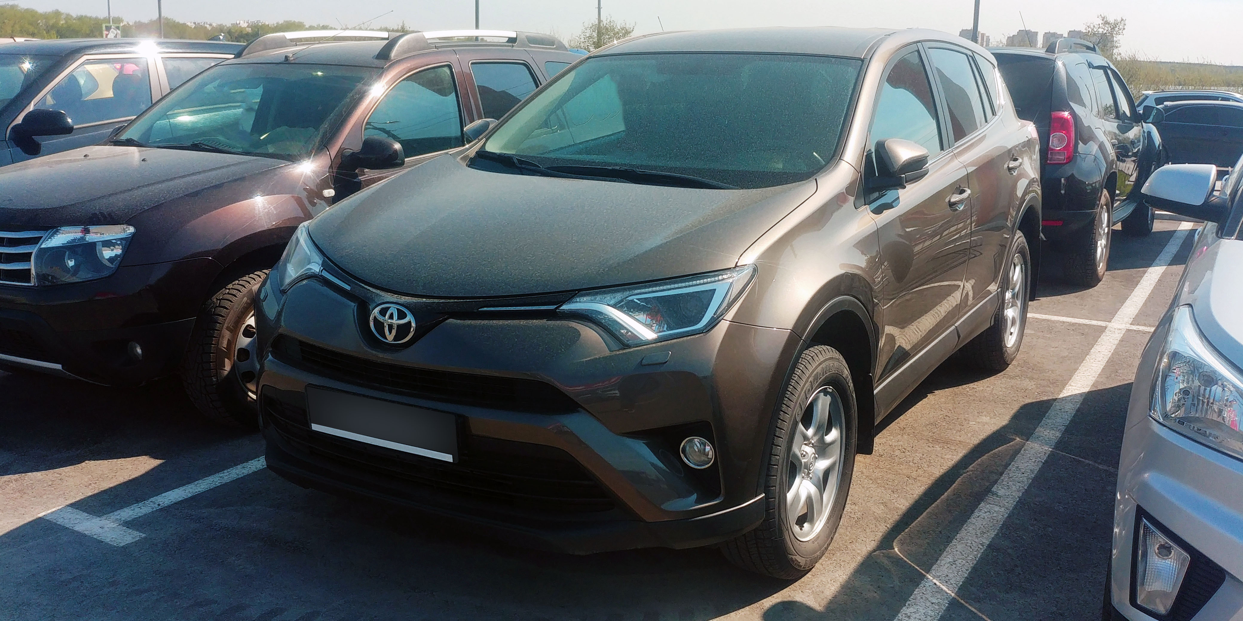 Прокат Toyota RAV 4 в Сочи без водителя - 8450 в день