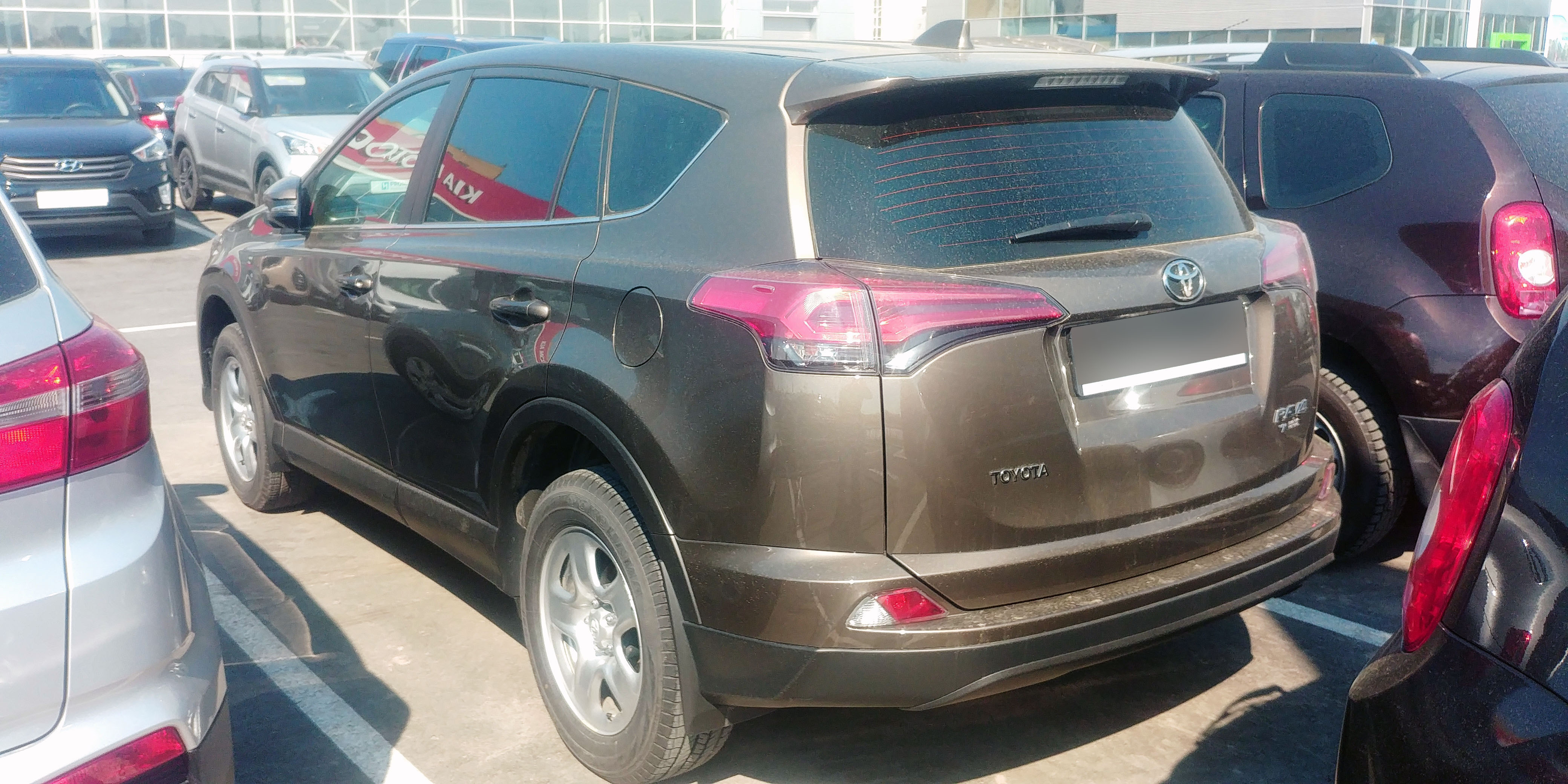 Прокат Toyota RAV 4 в Сочи без водителя - 8450 в день