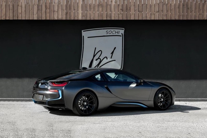 BMW i8
