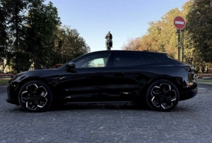 Zeekr 001
